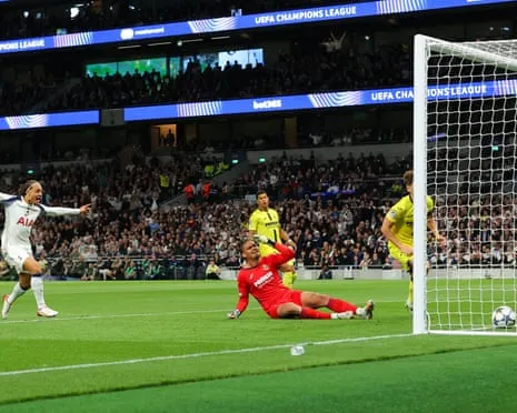 The Villarreal keeper's Crucial Blunder Gifts Spurs Opening-Night Win